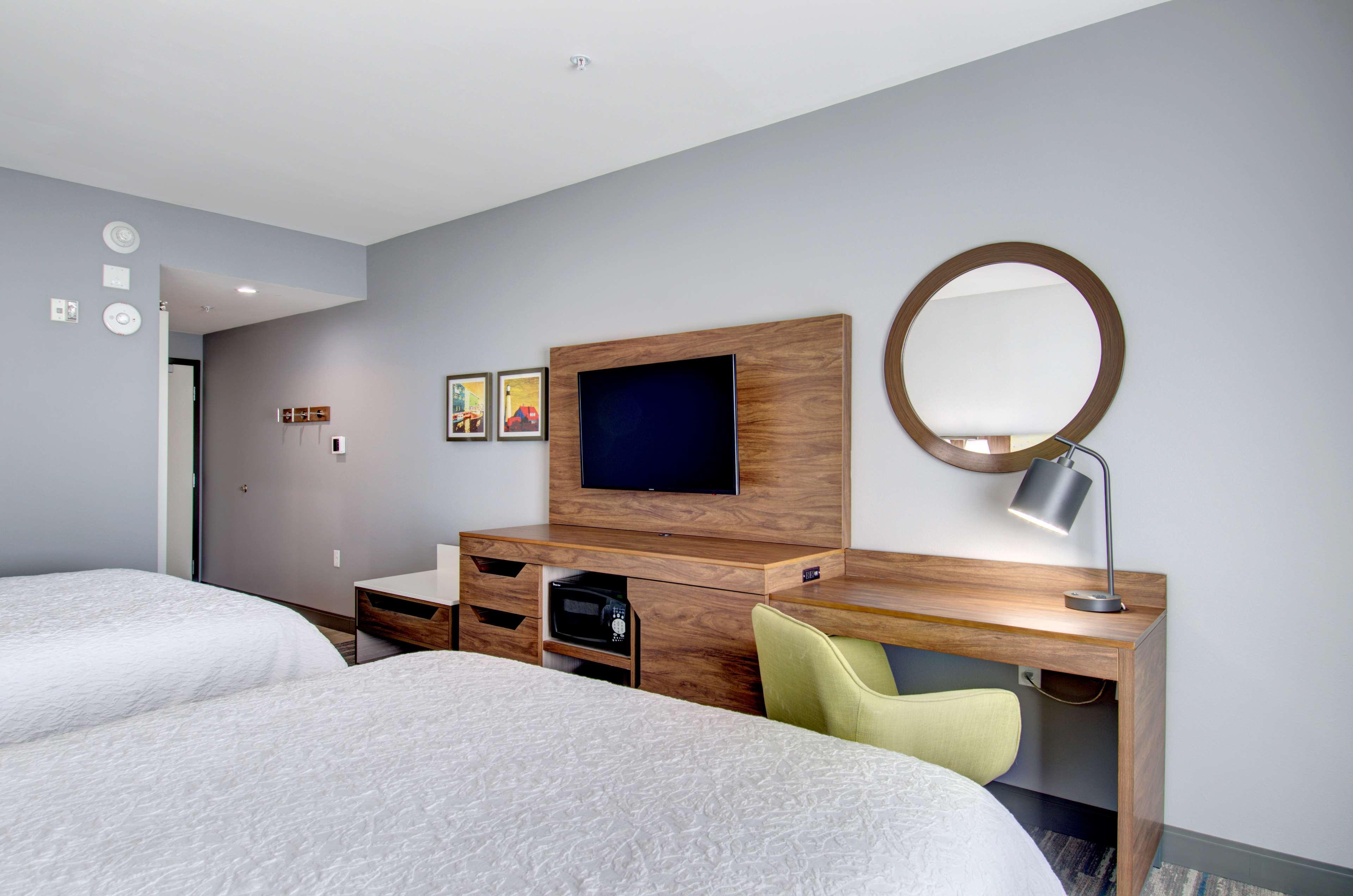 Hampton Inn & Suites Portland West Екстериор снимка