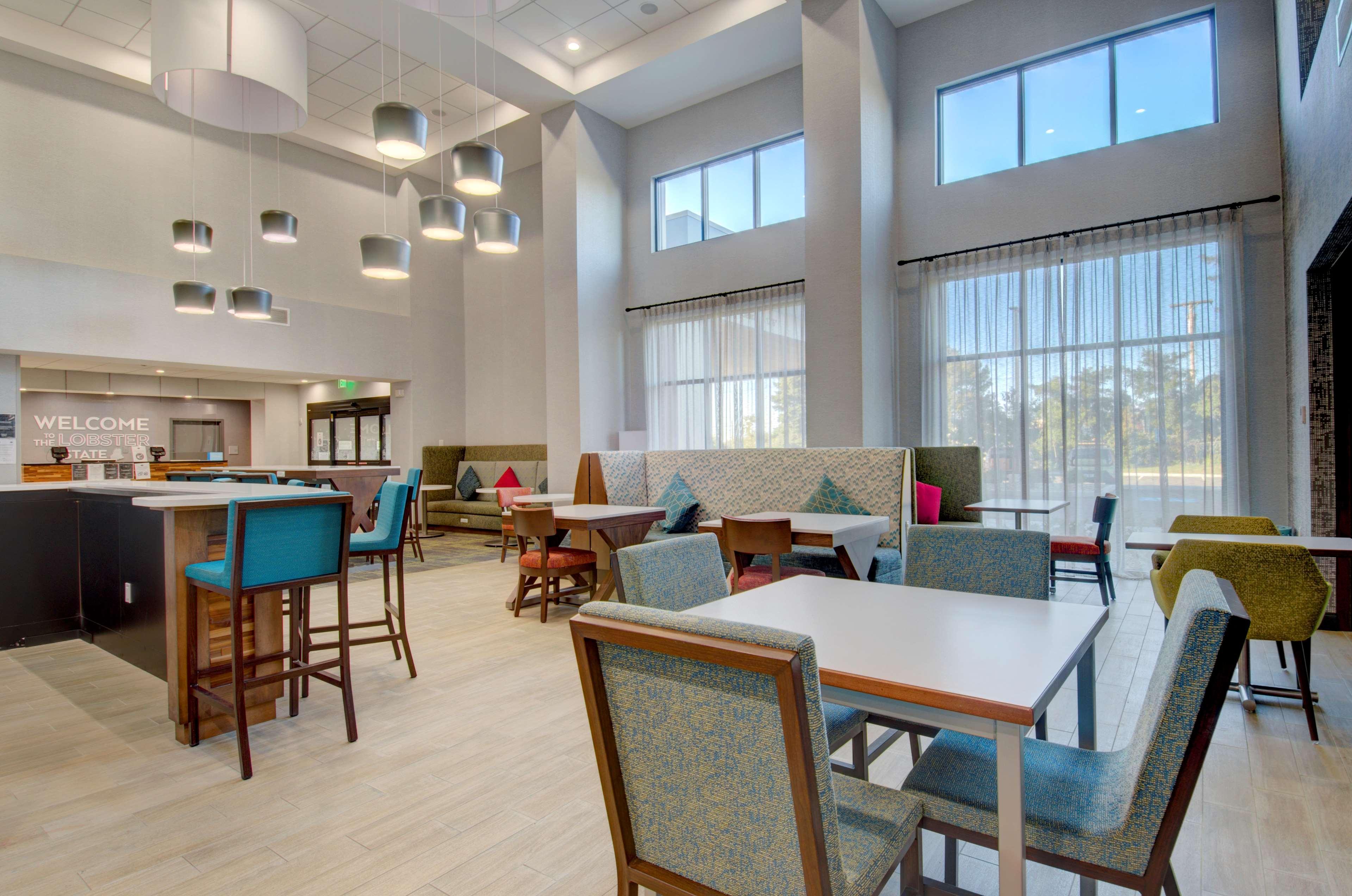 Hampton Inn & Suites Portland West Екстериор снимка
