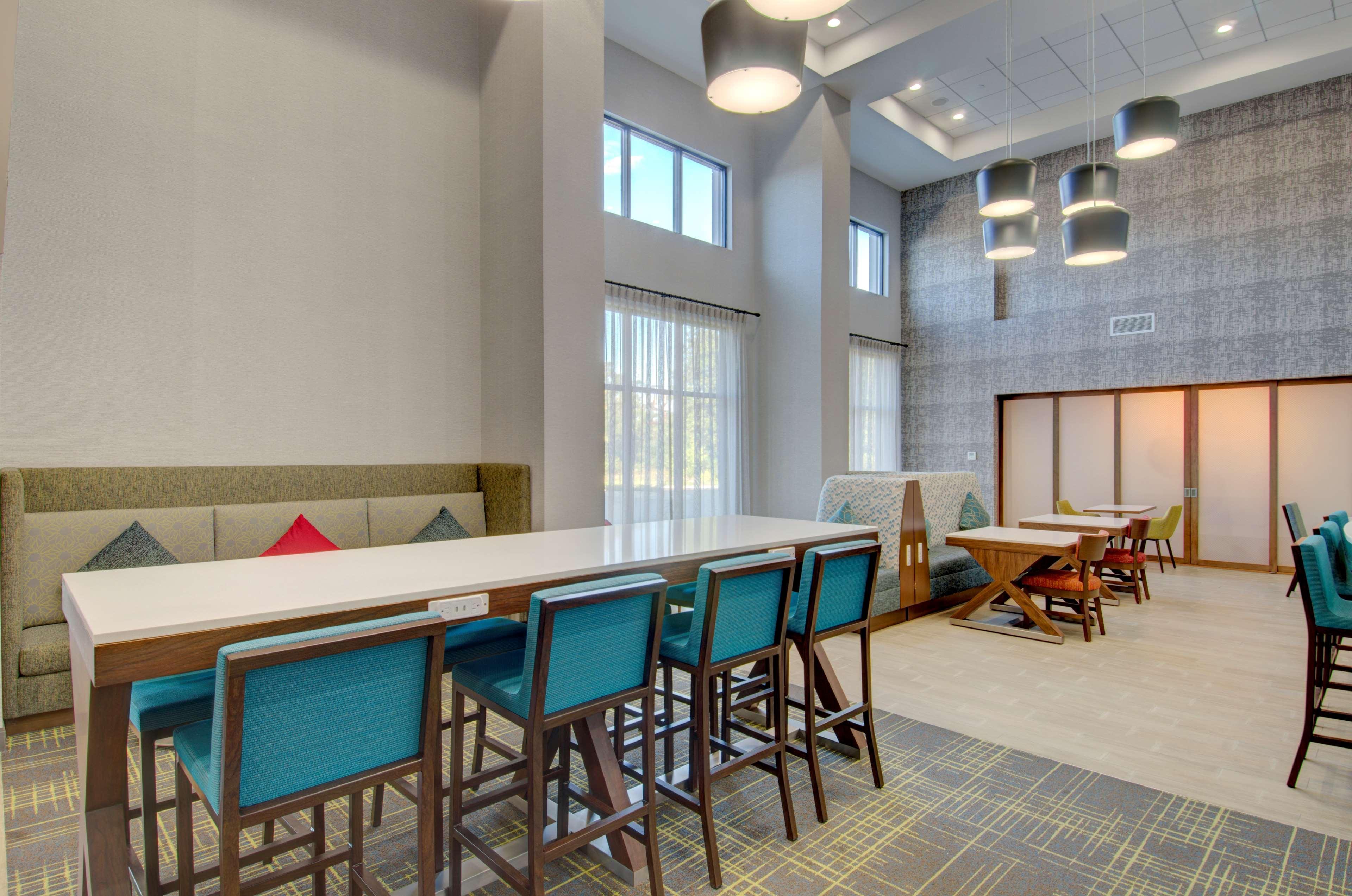 Hampton Inn & Suites Portland West Екстериор снимка