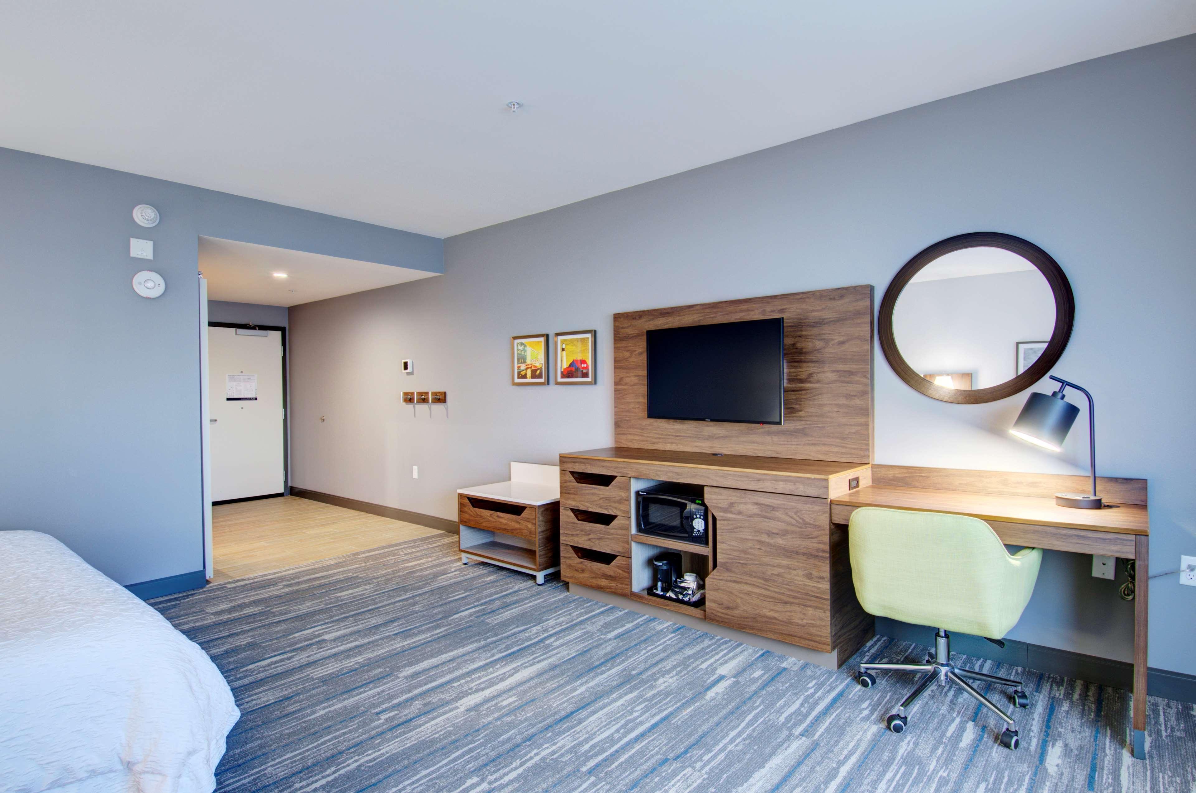 Hampton Inn & Suites Portland West Екстериор снимка