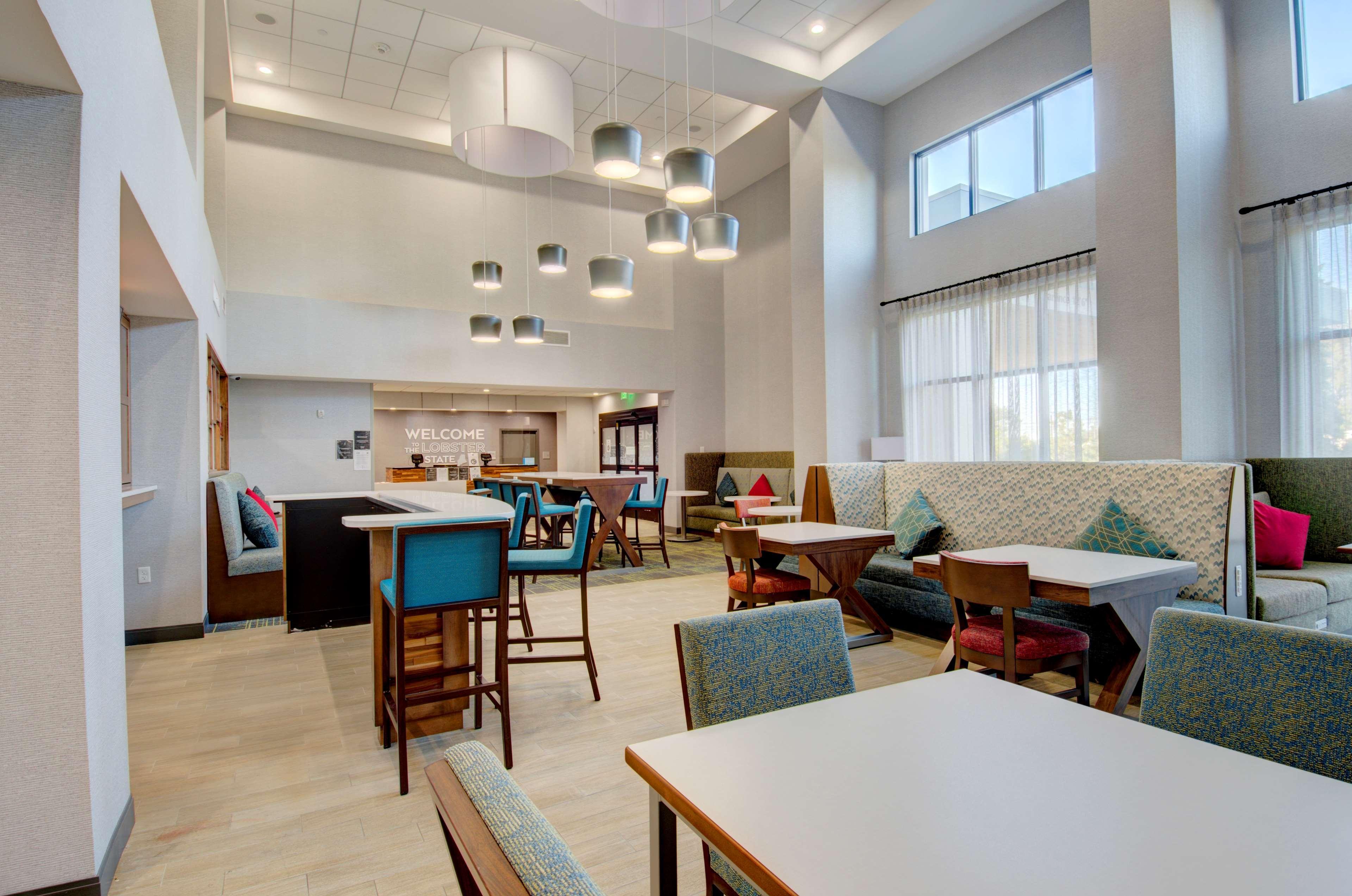 Hampton Inn & Suites Portland West Екстериор снимка