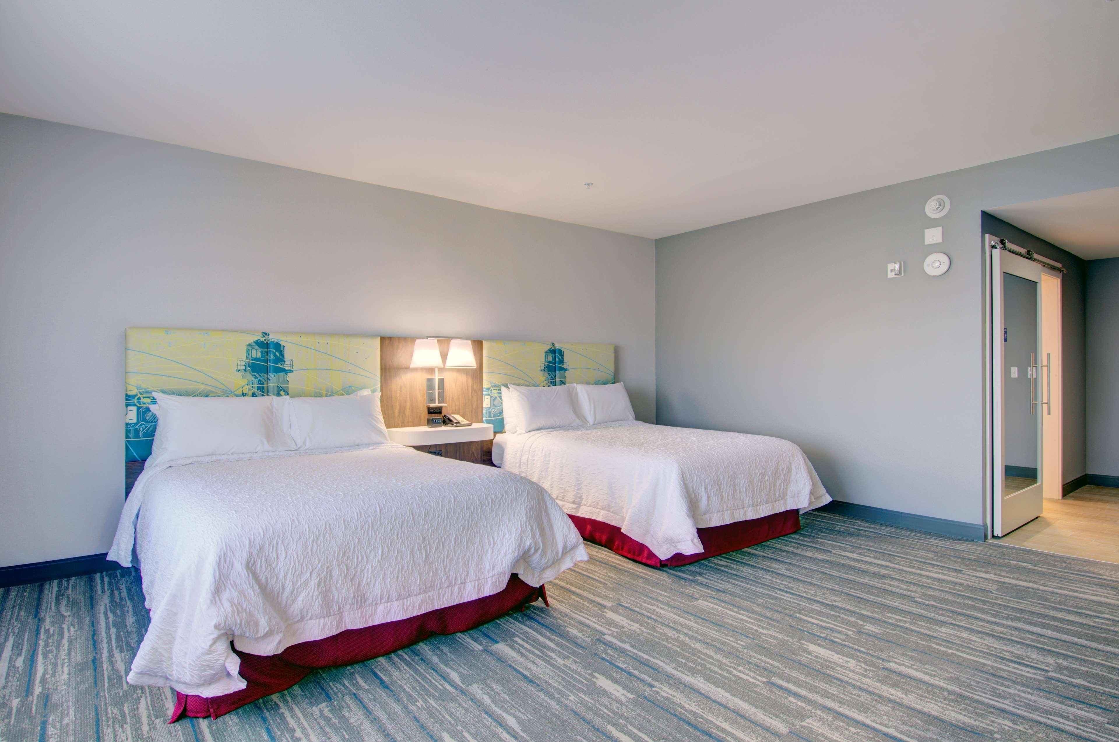 Hampton Inn & Suites Portland West Екстериор снимка