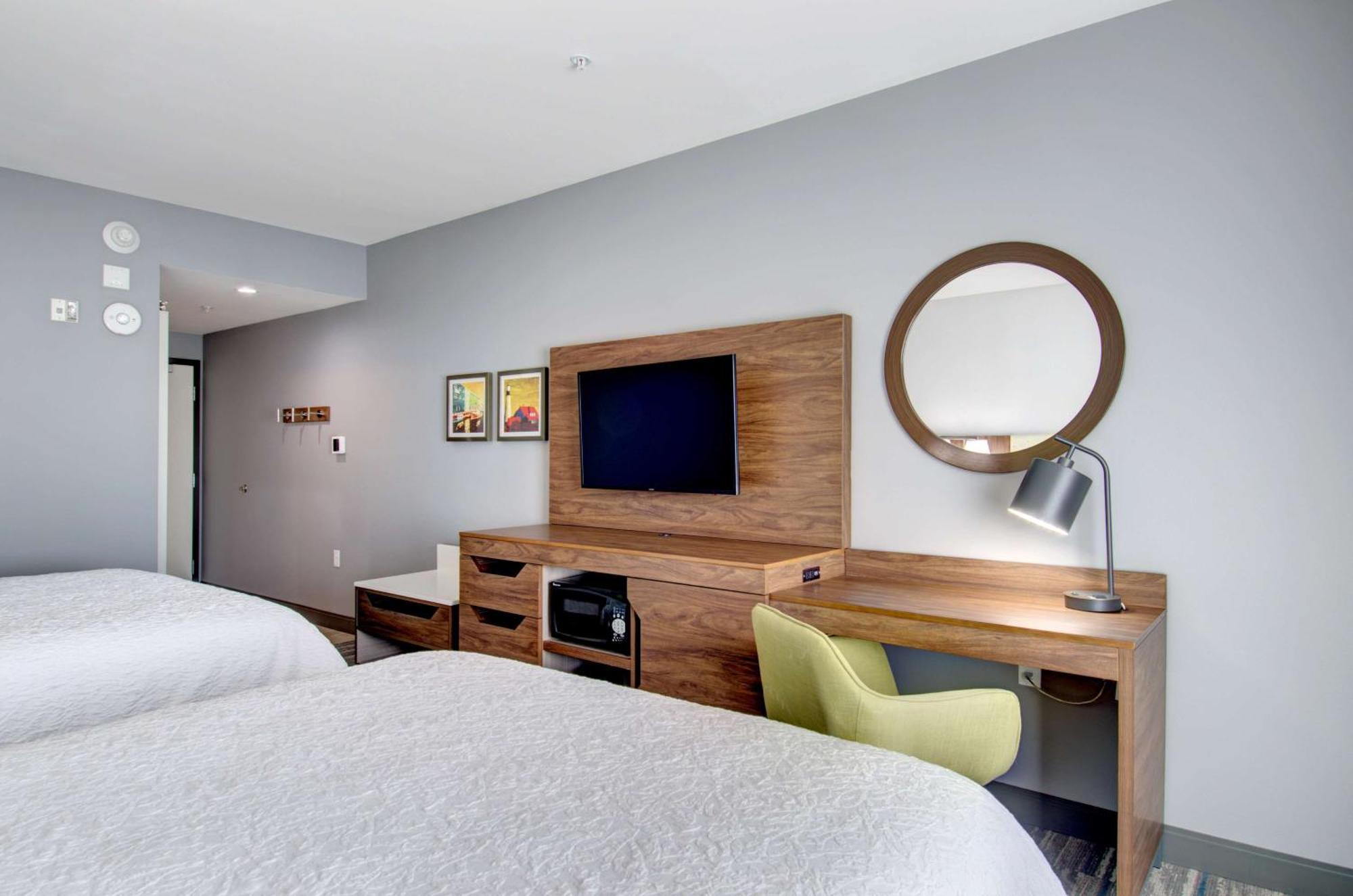 Hampton Inn & Suites Portland West Екстериор снимка