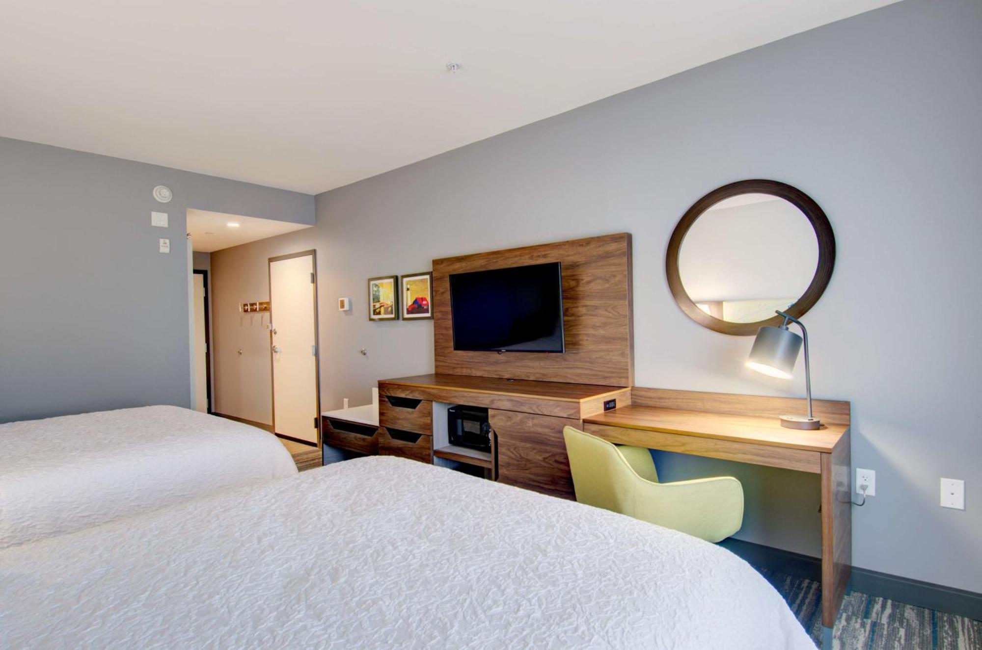 Hampton Inn & Suites Portland West Екстериор снимка